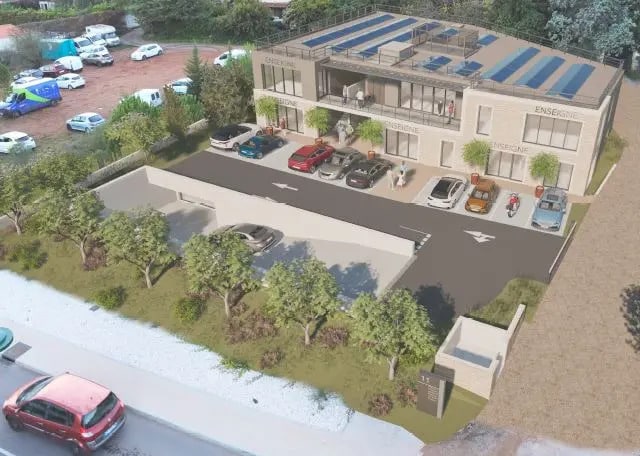 Local commercial dans Cuers à louer Photo de l’immeuble– Image 1 sur 4