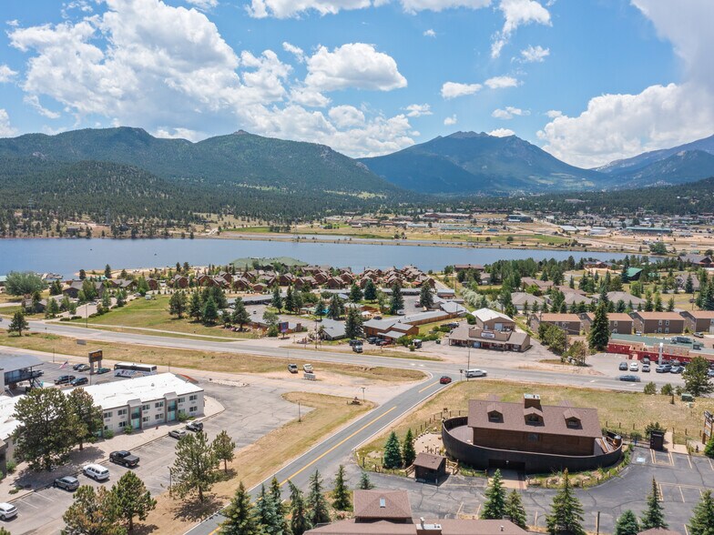 521 Lone Pine Dr, Estes Park, CO à vendre - Photo de l’immeuble – Image 3 sur 17