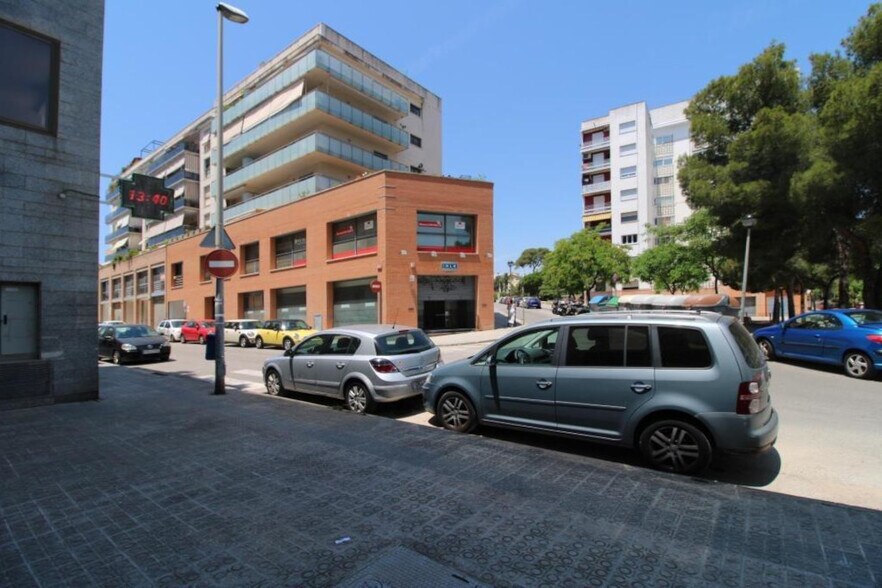 Immeuble residentiel dans Vilanova i la Geltrú, Barcelona à vendre - Photo de l’immeuble – Image 2 sur 2