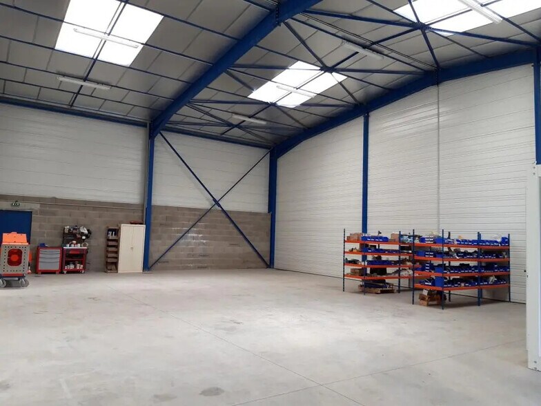 Industriel/Logistique dans Fareins à louer - Photo intérieure – Image 1 sur 2