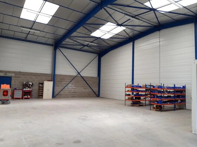 Plus de détails pour Industriel/Logistique à louer