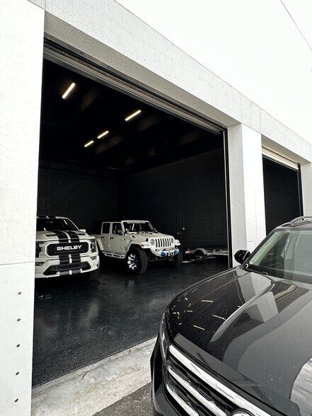 2011 W State Road 84, Fort Lauderdale, FL à vendre - Photo de l’immeuble – Image 1 sur 12