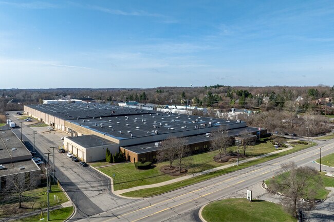 Plus de détails pour 43155-43159 W 9 Mile Rd, Novi, MI - Bureau, Industriel/Logistique à louer