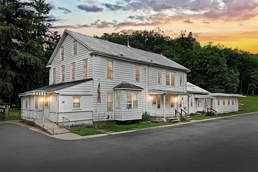 862 Iron Ridge Rd, Spring Grove, PA à vendre - Photo principale – Image 1 sur 78