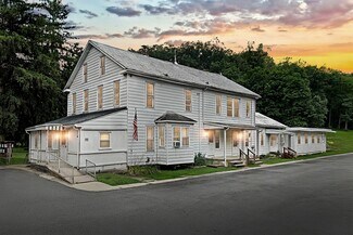 Plus de détails pour 862 Iron Ridge Rd, Spring Grove, PA - Logement à vendre