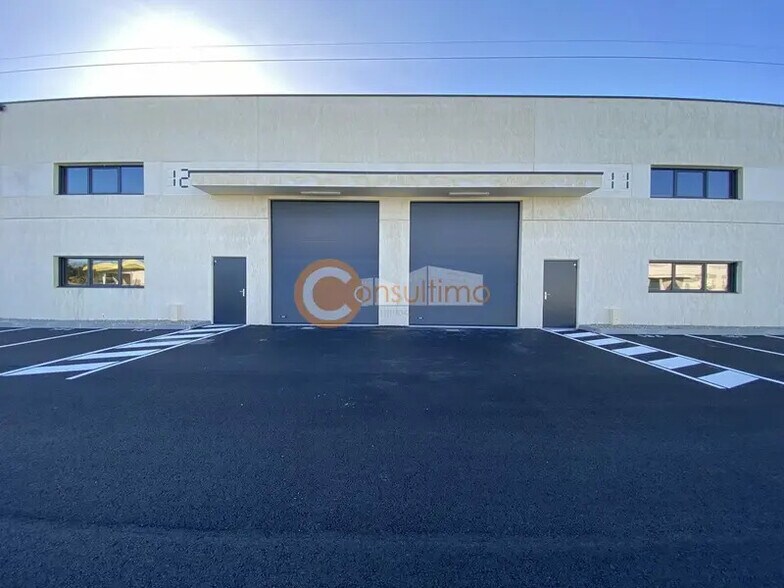 Local d'activités dans Mios à vendre - Photo de l’immeuble – Image 1 sur 10