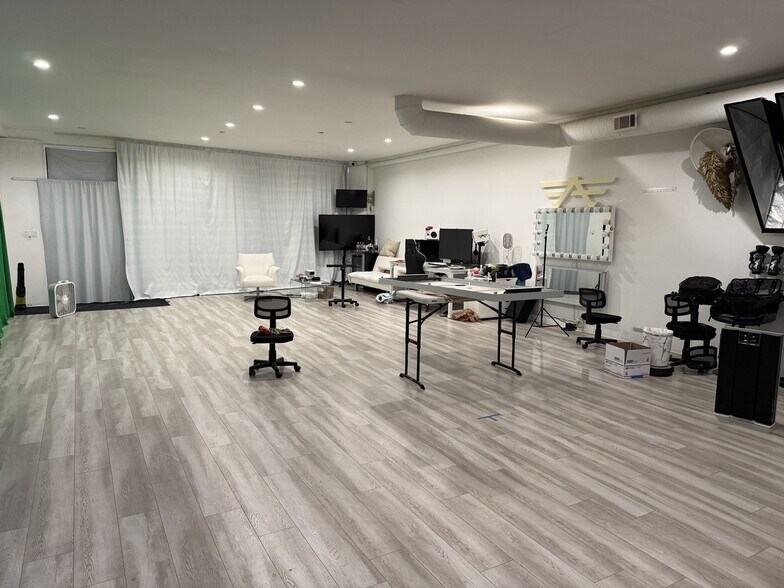 1610 W Magnolia Blvd, Burbank, CA à vendre - Photo de l’immeuble – Image 2 sur 15