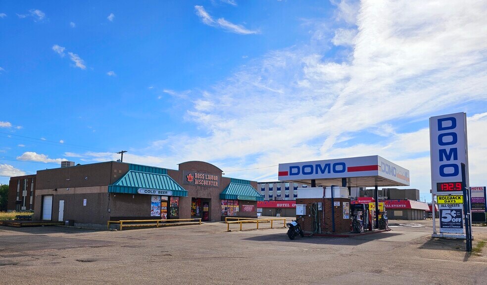 10149 156th St NW, Edmonton, AB à vendre - Photo de l’immeuble – Image 3 sur 12