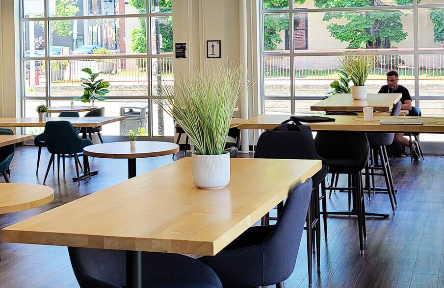 290 King St E, Kitchener, ON à louer - Photo intérieure – Image 3 sur 11