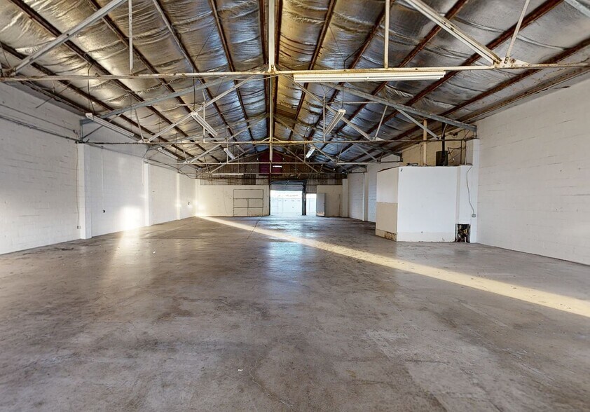 502 Waiakamilo Rd, Honolulu, HI à louer - Photo de l’immeuble – Image 2 sur 2