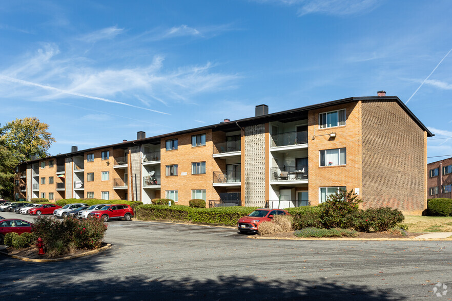5400 Livingston Ter, Oxon Hill, MD à vendre - Photo de l’immeuble – Image 2 sur 27