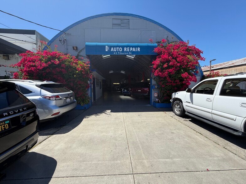 43 Tiburon St, San Rafael, CA à vendre - Photo de l’immeuble – Image 2 sur 16
