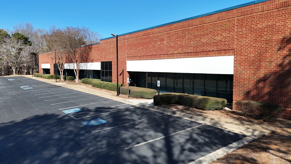 5240 Snapfinger Park Dr, Lithonia, GA à louer - Photo de l’immeuble – Image 2 sur 13