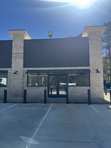 3843 Glenwood Rd, Decatur, GA à louer - Photo de l’immeuble – Image 3 sur 6