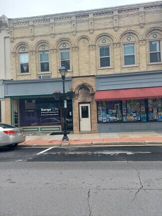 Plus de détails pour 208 E Main St, Watertown, WI - Bureau à louer