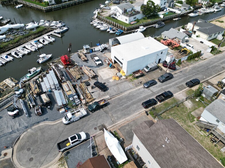 150 Cary Pl, Freeport, NY à vendre - Photo de l’immeuble – Image 2 sur 5