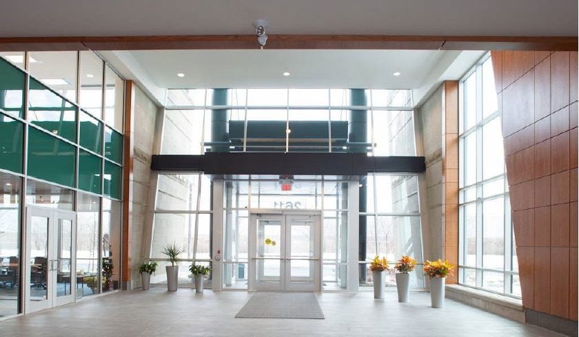 2611 Queensview Dr, Ottawa, ON à louer - Hall d’entrée – Image 2 sur 2