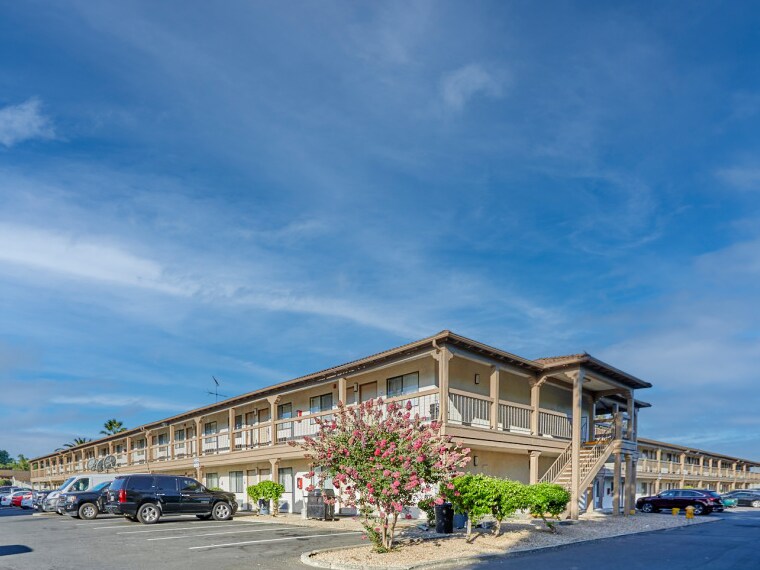 1581 Concord Ave, Concord, CA à vendre Photo de l’immeuble– Image 1 sur 6