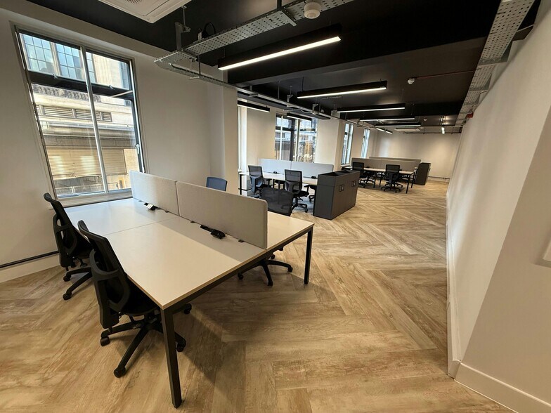 15-17 Young St, Londres à louer - Photo de l’immeuble – Image 1 sur 17