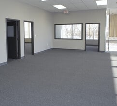 99 Murray Hill Pky, East Rutherford, NJ à louer Photo intérieure– Image 2 sur 4