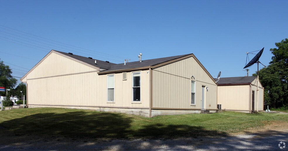 8758 Crawfordsville Rd, Indianapolis, IN à vendre - Photo de l’immeuble – Image 2 sur 13