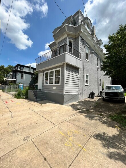 3918 W Girard Ave, Philadelphia, PA à vendre - Photo de l’immeuble – Image 2 sur 11