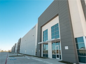 12821 Titanium St, Manor, TX à louer Photo intérieure– Image 2 sur 11