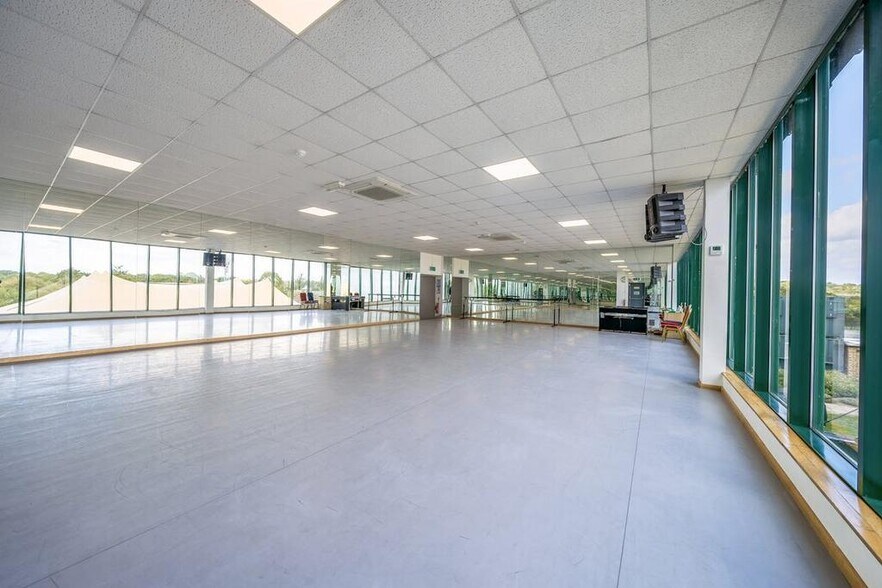 Southend Road, Stanford Le Hope à vendre - Photo de l’immeuble – Image 3 sur 17