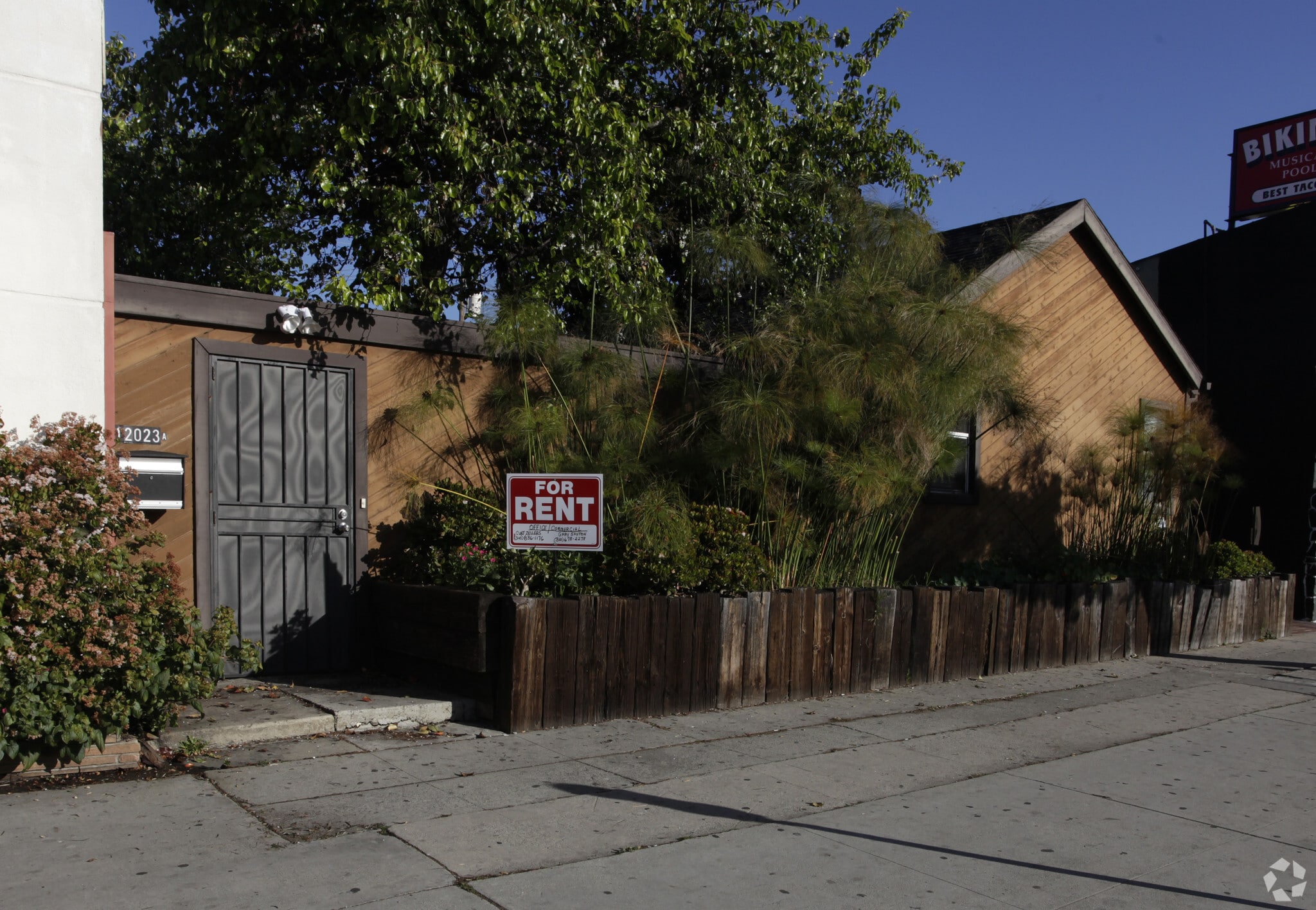 12023 Venice Blvd, Los Angeles, CA à louer Photo principale– Image 1 sur 3