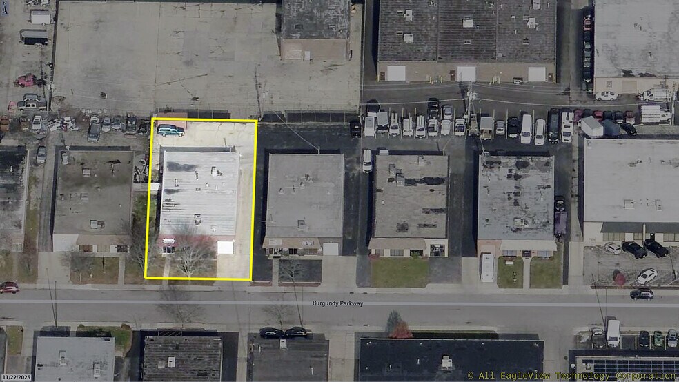 1538 Burgundy Pky, Streamwood, IL à vendre - Photo de l’immeuble – Image 2 sur 3