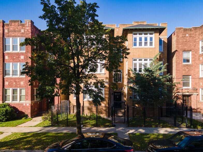 11136 S Vernon Ave, Chicago, IL à vendre - Photo de l’immeuble – Image 2 sur 27