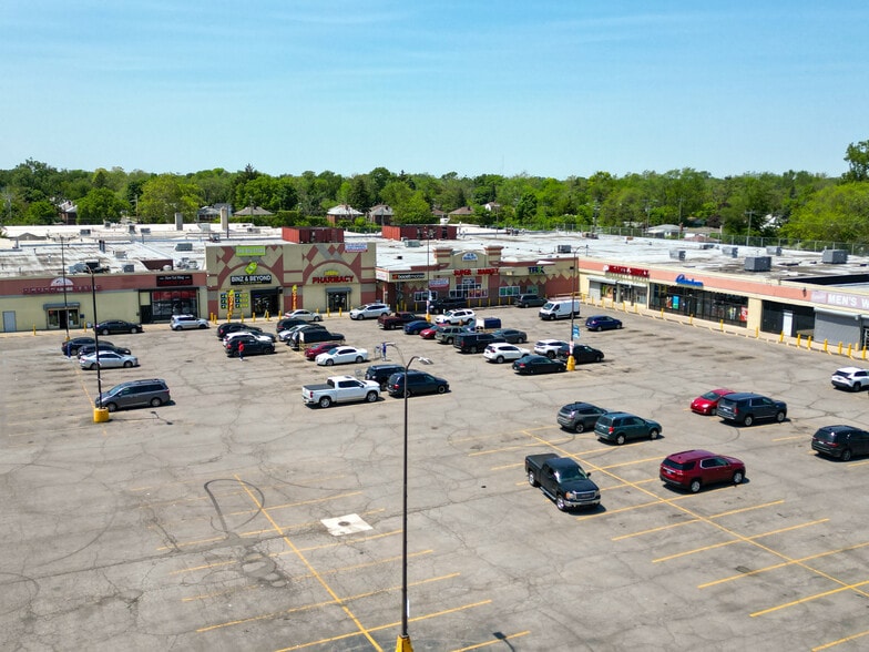 15510-15690 Joy Rd, Detroit, MI à louer - Photo de l’immeuble – Image 1 sur 8