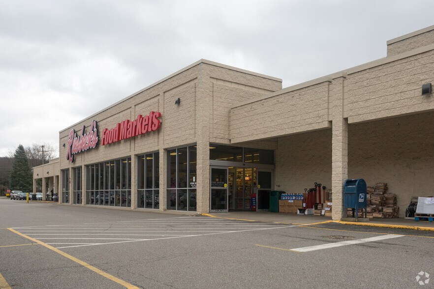 2-10 Elm Grove Crossing Mall, Wheeling, WV à louer - Photo de l’immeuble – Image 3 sur 4