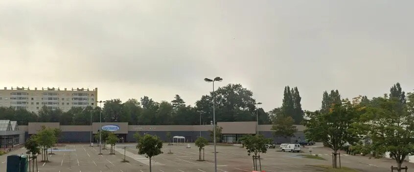 Local commercial dans Nogent-le-Rotrou à louer - Photo de l’immeuble – Image 1 sur 2