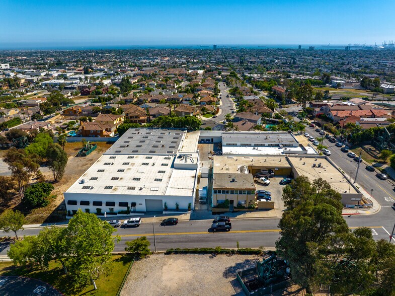 2180 Temple Ave, Long Beach, CA à vendre - Photo de l’immeuble – Image 3 sur 8