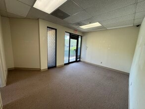 4025 Pleasantdale Rd, Doraville, GA à louer Photo intérieure– Image 2 sur 11