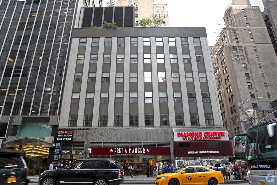 1200 Avenue of the Americas, New York, NY à louer - Photo de l’immeuble – Image 2 sur 8