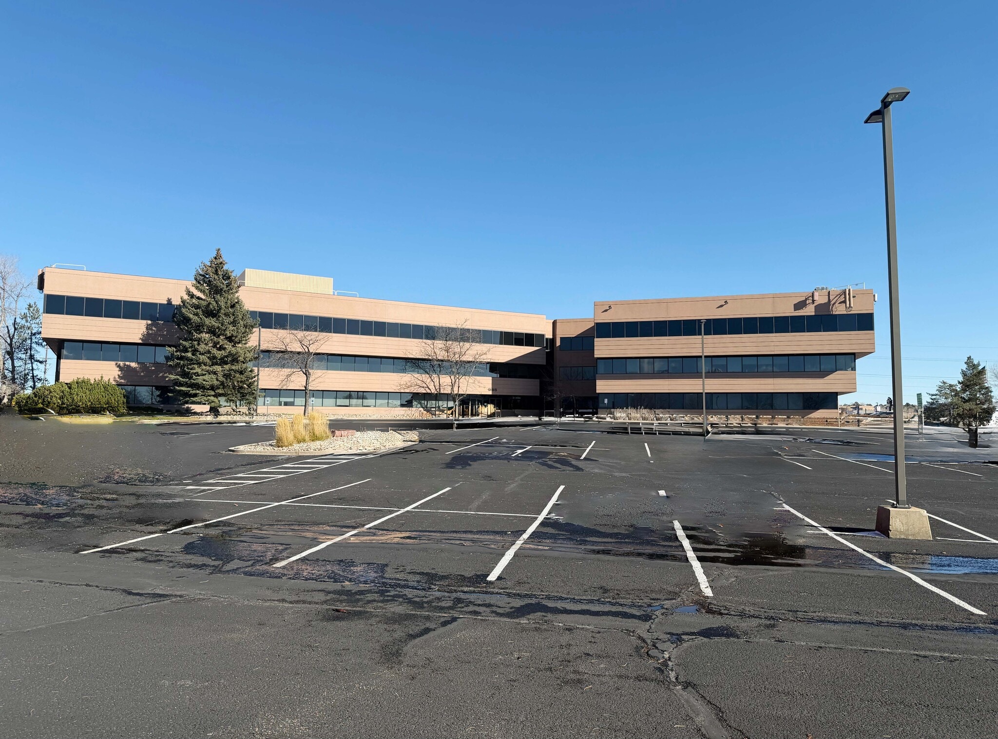 985 Space Center Dr, Colorado Springs, CO à louer Photo intérieure– Image 1 sur 2