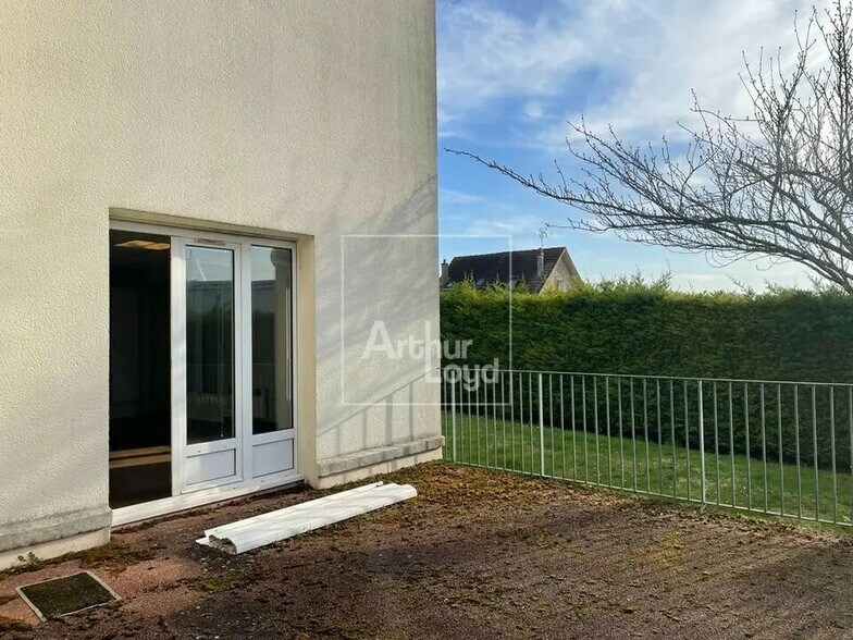 Bureau dans Melun à louer - Photo de l’immeuble – Image 3 sur 3