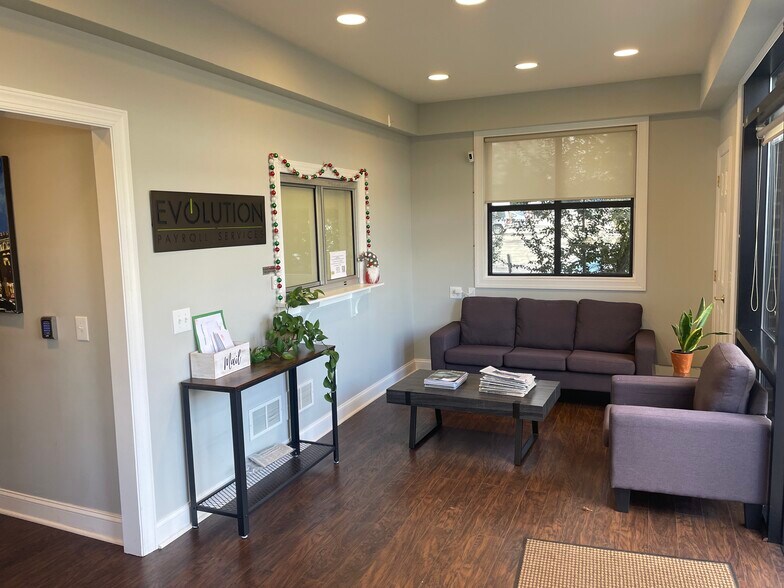 1314 W Chester Pike, West Chester, PA à vendre - Photo de l’immeuble – Image 3 sur 4