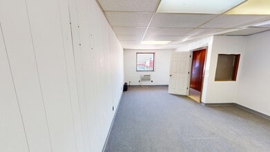 28039 W Commercial Ave, Lake Barrington, IL à louer Photo intérieure– Image 1 sur 17