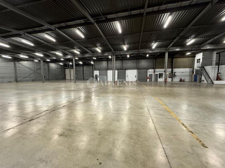 10 Rue De La Briqueterie, Louvres à louer - Photo de l’immeuble – Image 1 sur 7