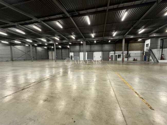Plus de détails pour 10 Rue De La Briqueterie, Louvres - Industriel/Logistique à louer