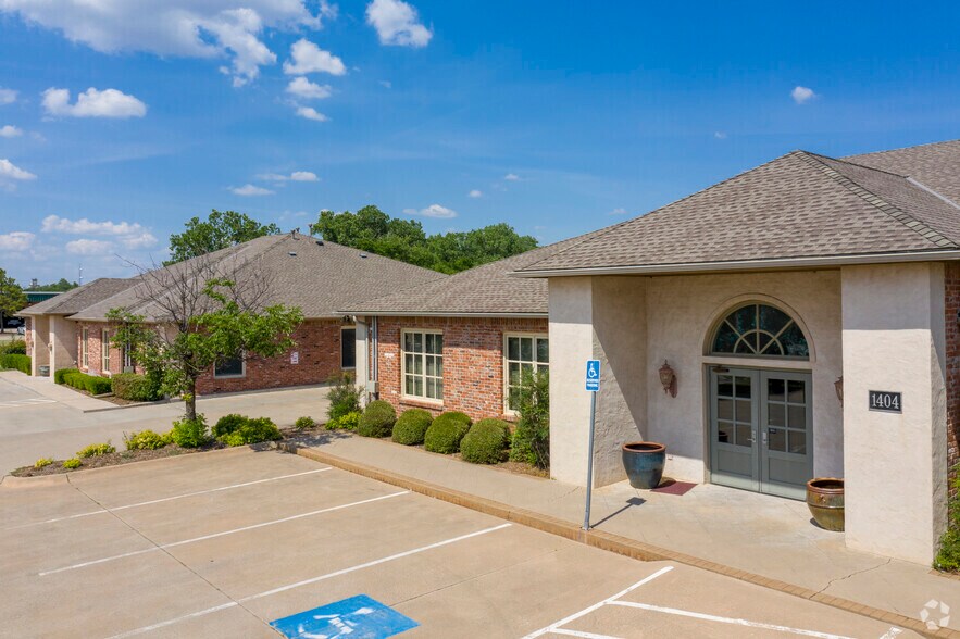 1400 S Fretz Ave, Edmond, OK à vendre - Photo de l’immeuble – Image 3 sur 16