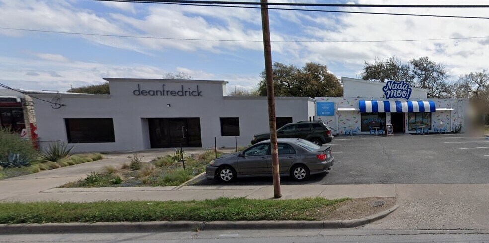 1623 S Lamar Blvd, Austin, TX à louer - Photo de l’immeuble – Image 1 sur 1