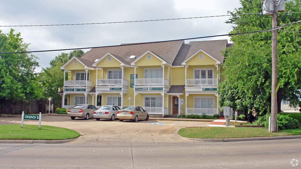 3901 W Vickery Blvd, Fort Worth, TX à louer - Photo de l’immeuble – Image 3 sur 8