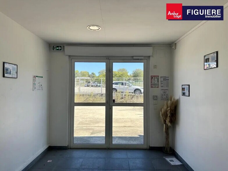 705 Avenue De L'Europe, Saint-Cannat à louer - Photo de l’immeuble – Image 2 sur 11