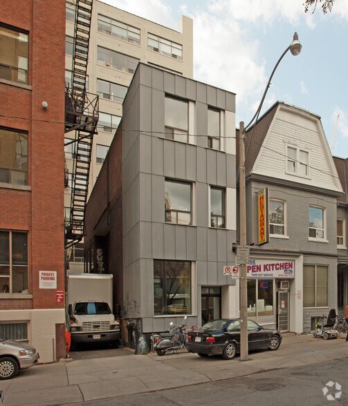 5 Camden St, Toronto, ON à vendre - Photo de l’immeuble – Image 1 sur 3