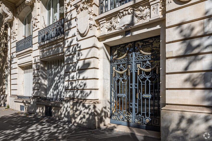 280 Boulevard Saint-Germain, Paris à louer - Photo de l’immeuble – Image 2 sur 5