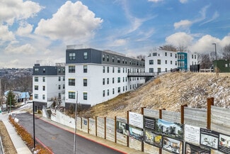 Plus de détails pour 815 S Aurora St, Ithaca, NY - Logement à vendre